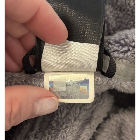 The North Face Osito 2 Full Zip Jacket Womens Medium Gray Fleece Deep Pile - Picture 8 of 10